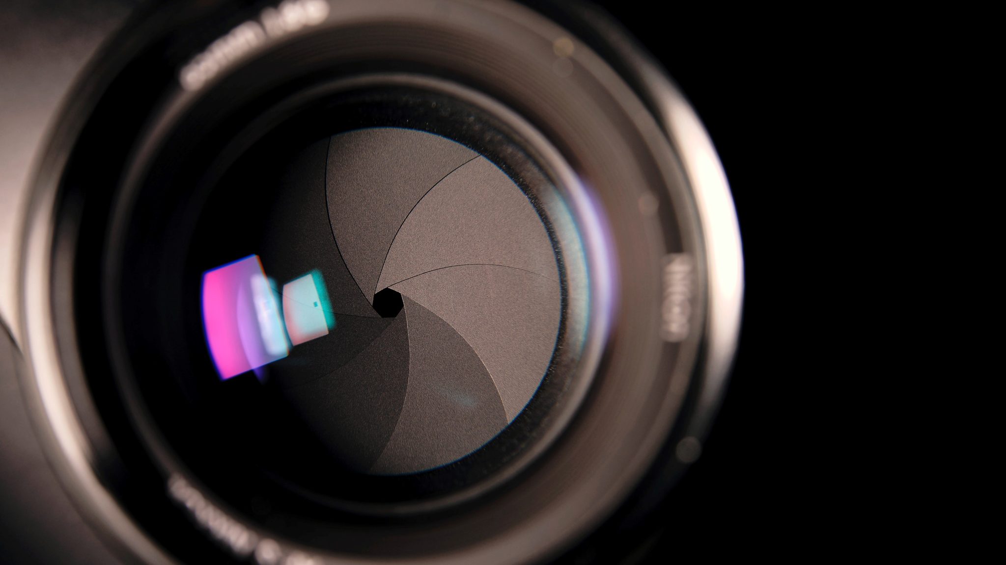 周辺減光とは？写真の四隅が暗く・明るくなってしまう原因と対処法を解説 PASHARI